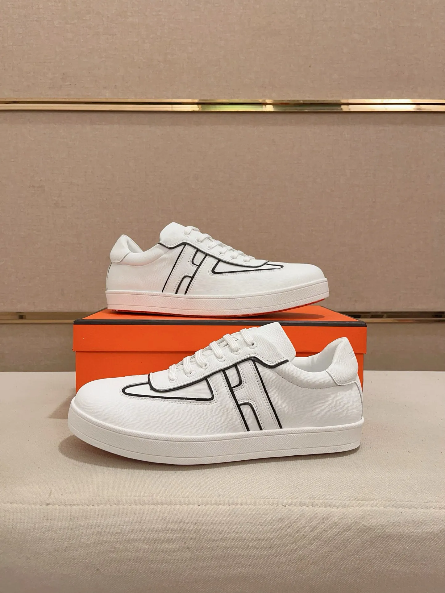 Men's clothing and shoes💰: 400💰《HERMES》【Classic Original Version】Hermès; Top 🔝 Purchasing Agency 🔍🔍Men's latest 🇺🇸 counter sales simultaneously, original ▲▲cowhide imported from Italy ▲▲Exquisite workmanship (Italian 🇮🇹Imported water-dyed 🐂cowhide lining) sole: original sole provided by the original factory, ⚠️exclusive double-layer activity·TPR·rubber·combined molded outsole; Code number: 38-44 (45/46 can be customized, non-refundable)